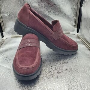 Clarks Collection Loafer Shoes Womens 9 Red Suede Slip On Comfort Cushioned Sole